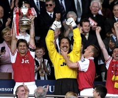 Tony-Adams-Arsenal-FA-Cup-Winners-1998_1427636