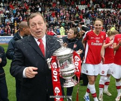 vic-akers-arsenal-ladies-manager-celebrates-after-the-match-1515009