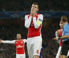 Per Mertesacker 13
