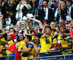 Arsenal lift the FA Cup