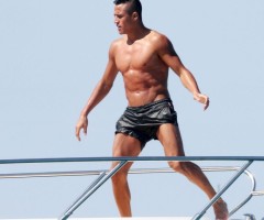 Alexis has a month to work on his tan