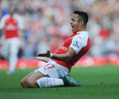 Sanchez celebrates his brace vs United