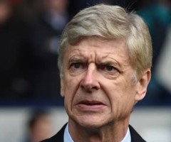 Wenger under fire. As usual.