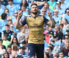 Giroud vs Man City