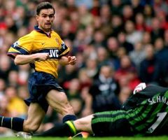 A clinical finish from Overmars against Peter Schmeichel 