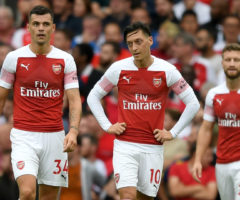 granit-xhaka-mesut-ozil-arsenal-2018-19_15ozbto0osppcz6psfqulj692