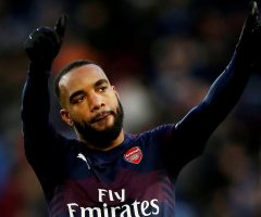 2019-02-09T165959Z_1589072069_RC17A005B4F0_RTRMADP_3_SOCCER-ENGLAND-HDD-ARS