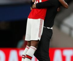 fa-cup-final-amn-arteta-hug