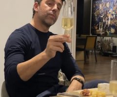 FCB642E8-4CEB-4FA9-A0E0-FD5EF5508E8D