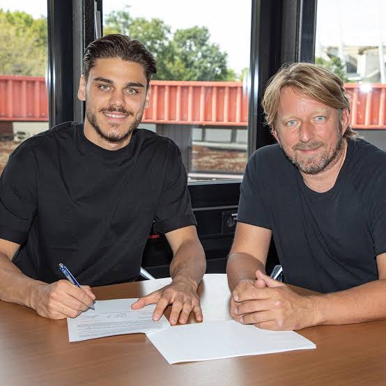 1853DD64-CB05-4FAD-A37F-A344EEF875BD