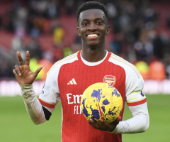Eddie with the match ball